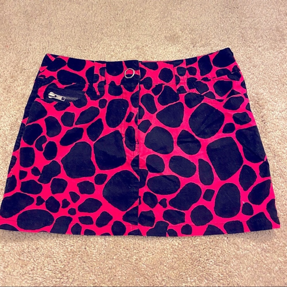 ✨Urban Vibe Hot Pink Cow Print Skirt XS